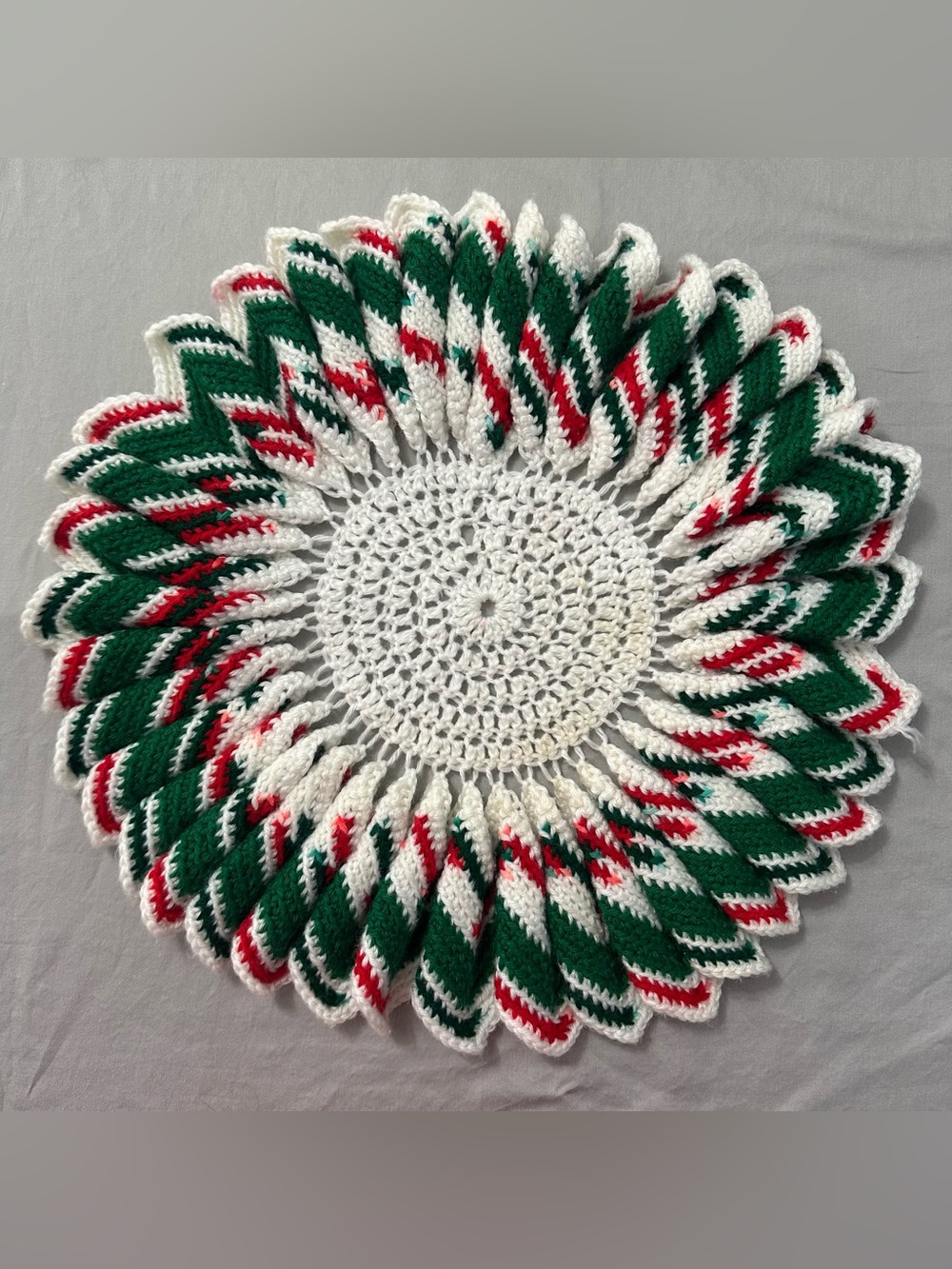 VTG Handmade Christmas Crochet Doily 18" Ruffled Chevron Centerpiece Red Green